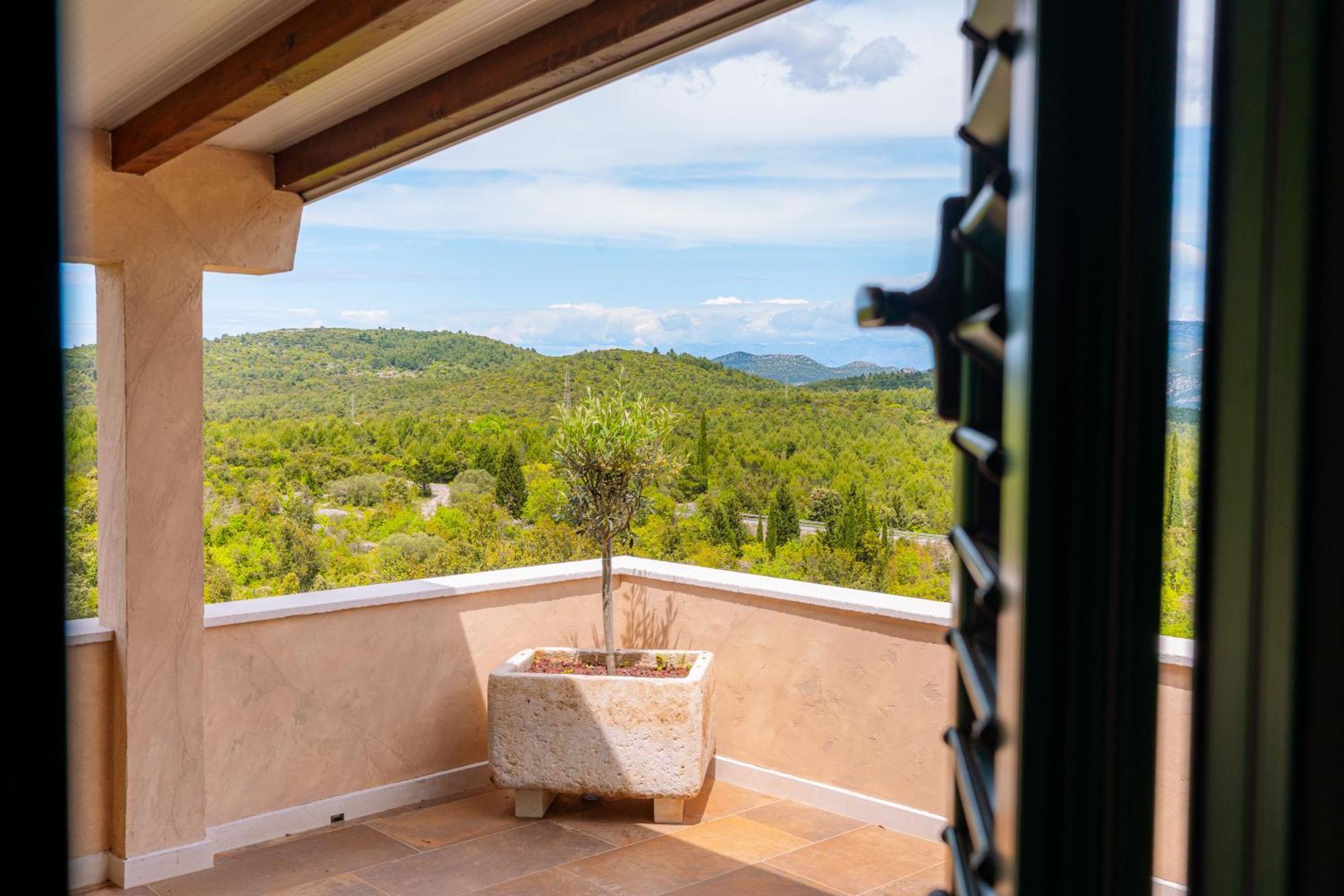 Meadow Hill Villa Zrnovo Bagian luar foto